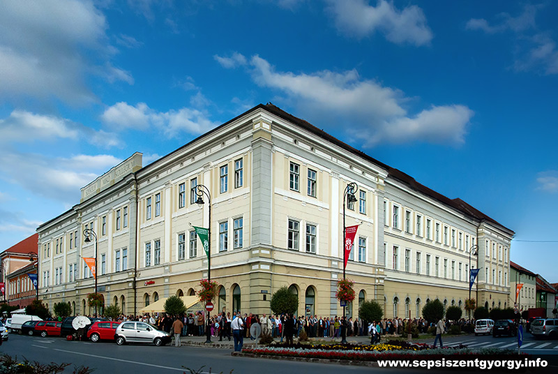 Élő lánc a Székely Mikó Kollégiumért