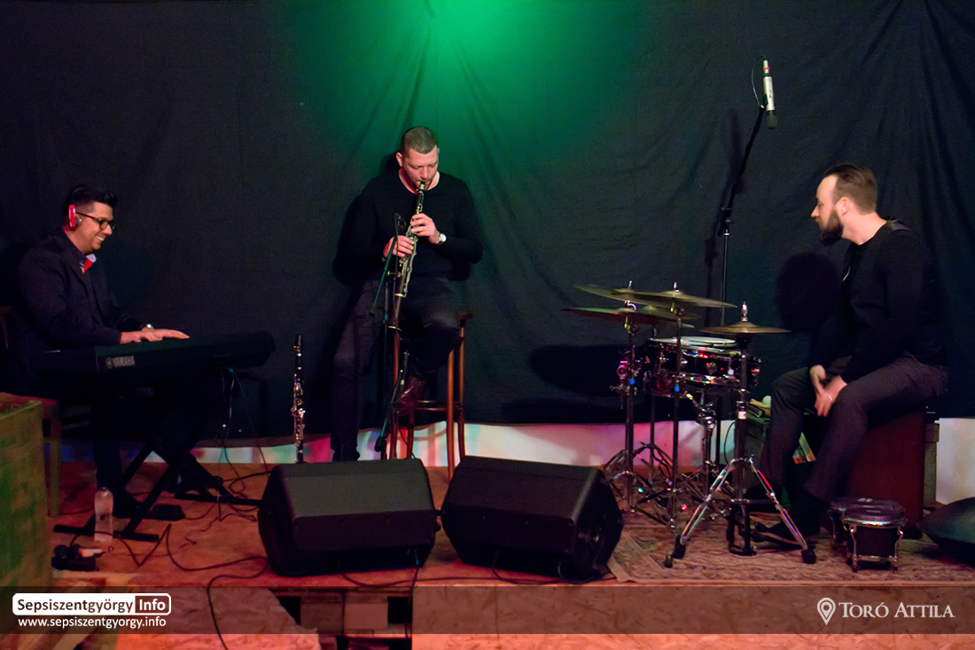 mt_gallery: Trio a la Kodaly Sepsiszentgyorgy 01