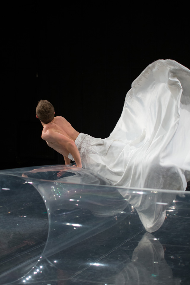 Az M Studio Mozgásszínház és a Compagnie Pal Frenak koprodukciója: To_R | Fotó Barabás Zsolt