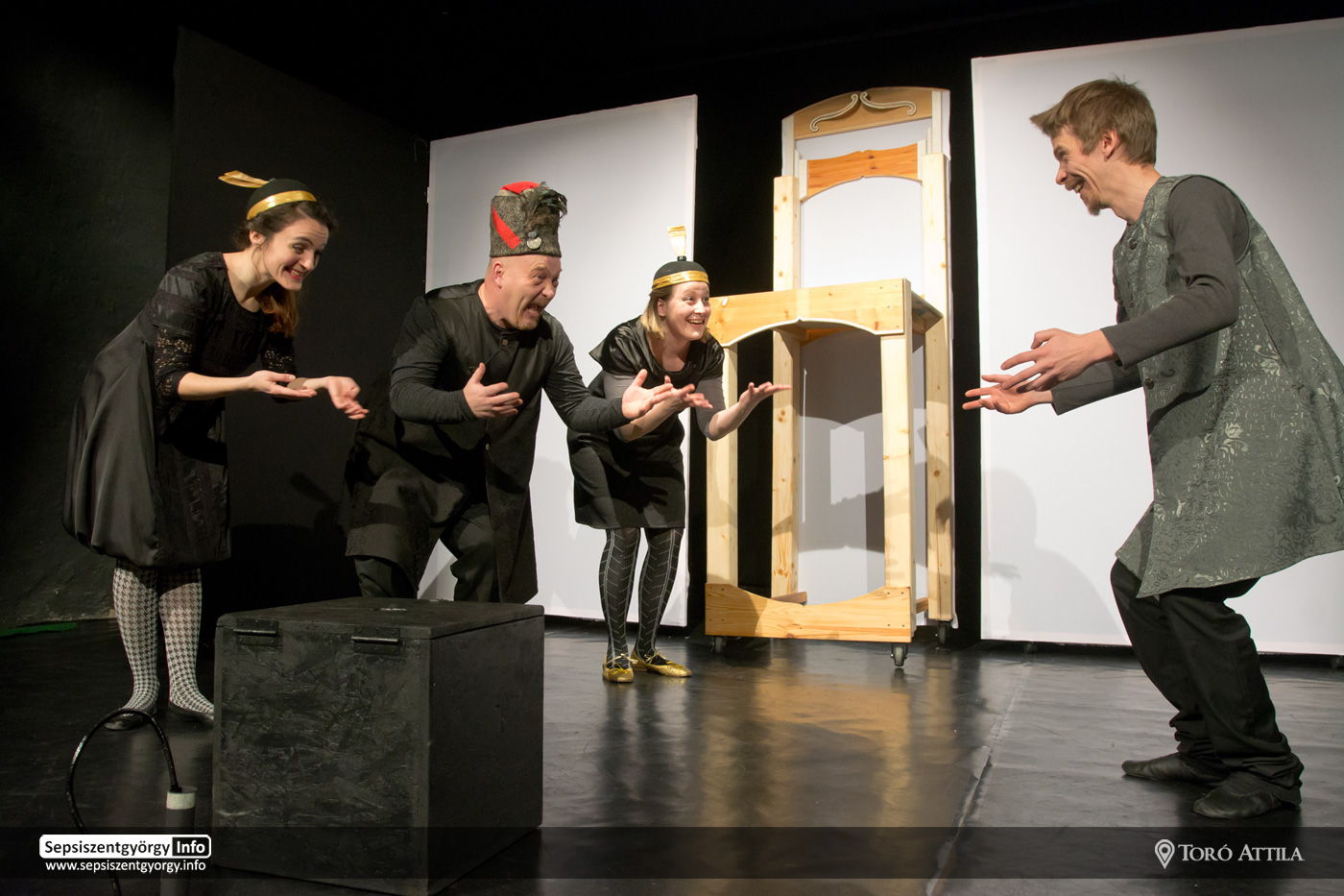 08 Cimborak Babszinhaz A Halhatatlansagra vagyo kiralyfi