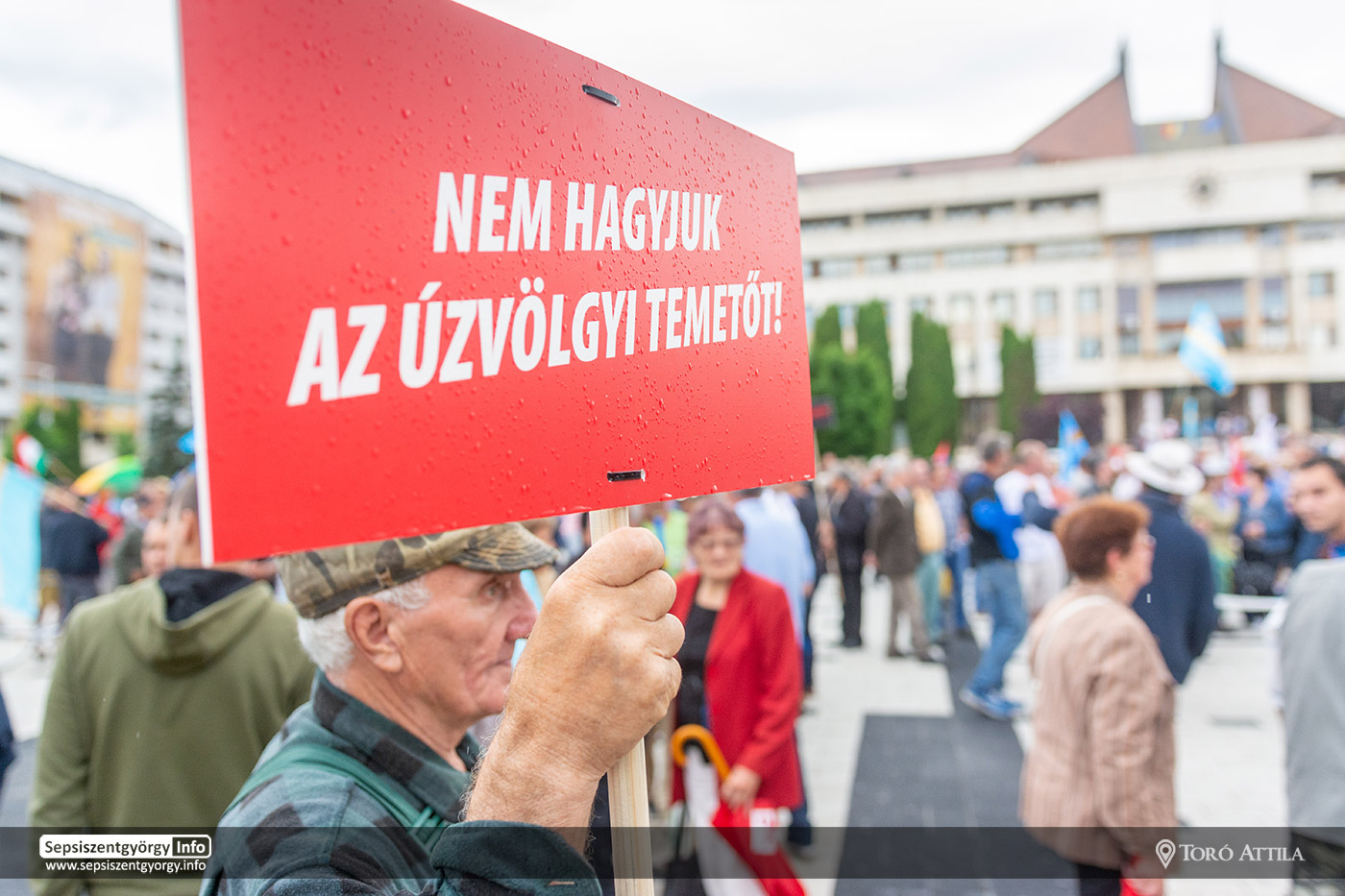 Teljes összefogás a Néppárt sepsiszentgyörgyi tüntetése körül