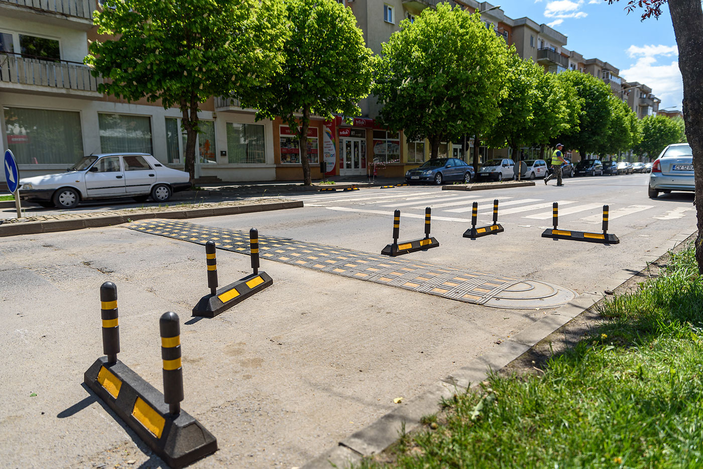 Elkezdődött a gyalogos védőszigetek kialakítása