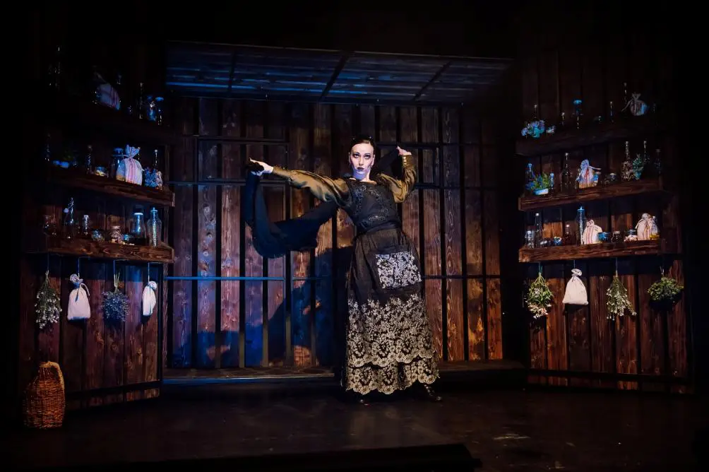 Angyalcsinálók a Bekecs Táncszínház vendégjátéka